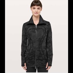 Lululemon In Stride Jacket Black Camo EUC